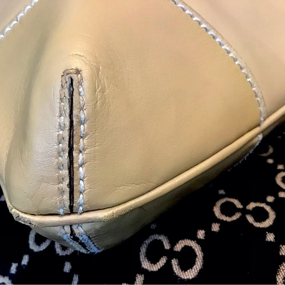 Gucci Bags - Picture 12 of 16